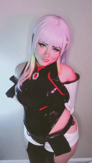Lucy from Cyberpunk: Edgerunners by Reyrevealed