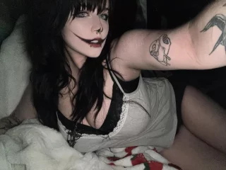 read creepy pasta with me?