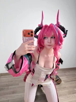 Yvonne cosplay by Hioshicos [Arknights: Endfield]