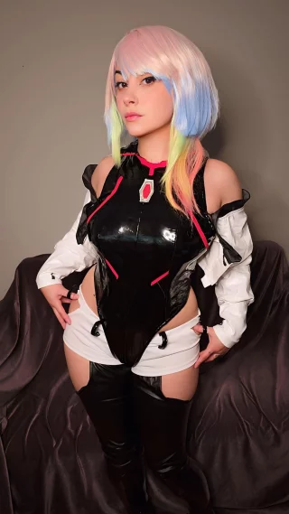 Lucy from Cyberpunk (by Mimitsumiko)
