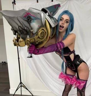 Jinx (League of Legends) by Soogsx