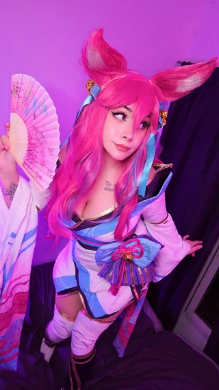 Ahri from [League of Legends] by (Mimikyu)