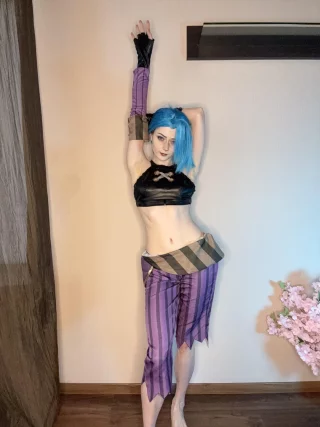 Jinx from League of Legends by Kumi