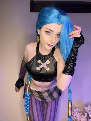 Jinx from League of Legends by Kumi
