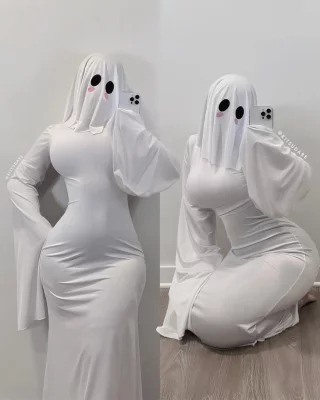 Ghost Girl by (Elaska)