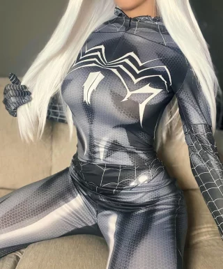 Venom by Laurablossom