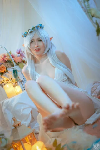 Frieren from Sousou no Frieren by vicia_cosplay