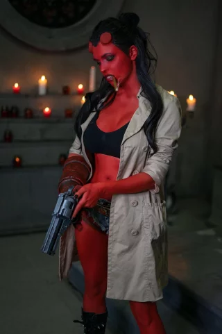 Fem Hellboy by Octokuro