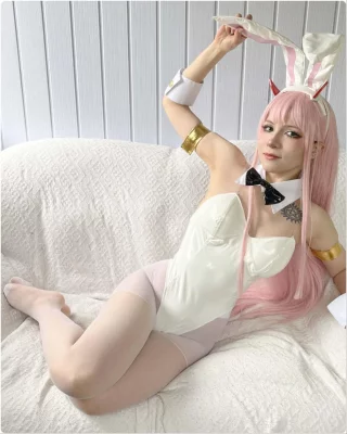 White bunny outfit ^-^