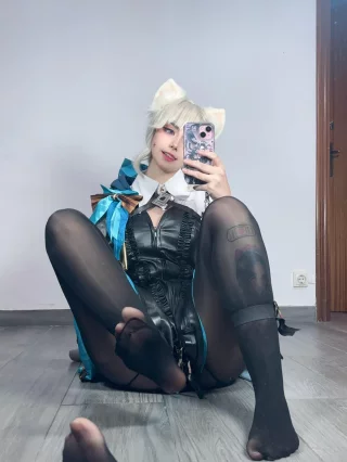 Meow means I want attention immediately btw :p