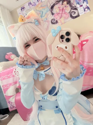 I arch my back slow just to tease papa senseless