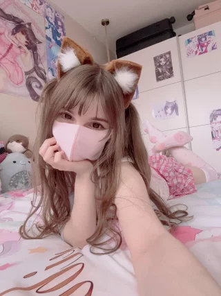 petite neko enjoying touch ><