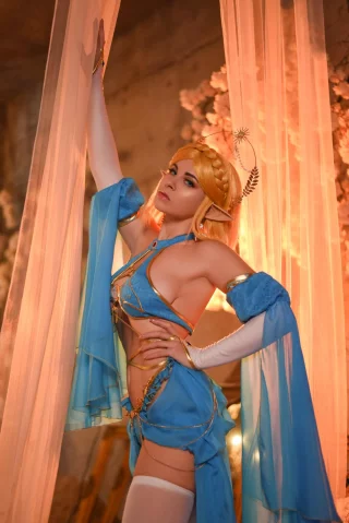 Zelda from The Legend of Zelda by Yuna Kairi