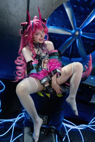Yvonne cosplay by Hioshicos [Arknights: Endfield]