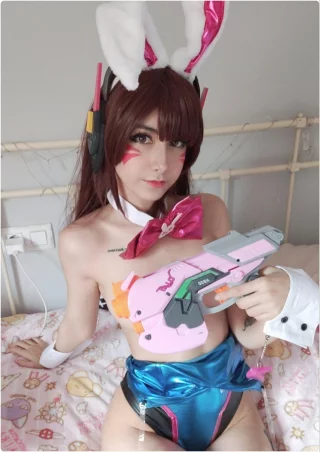 D.va bunny energy but sluttier somehow