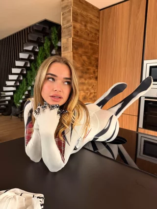 Spidergirl🕷️