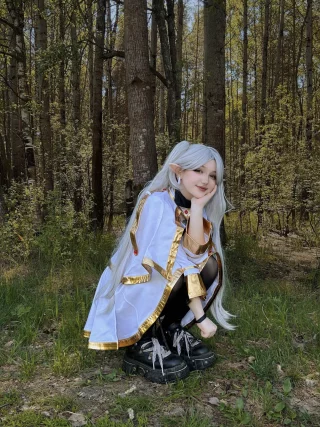 Frieren [Beyond Journey's End] by Ame Rei