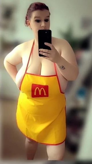 Welcome to Mcdonald's :) You order pls :3