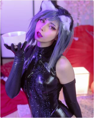 Just a cat girl that loves sleeping with her master after swallowing his milk... meow