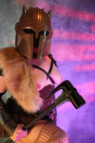 The Sexy Armorer (CruellaDeFuk)