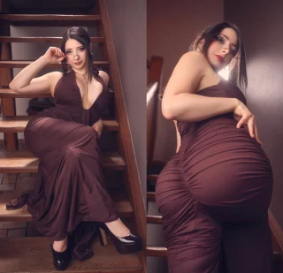 Front or back? The choice is yours! This dress really is insane! I love brown on me 🤎 This set for Patreon this month! 😌