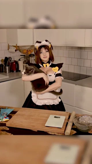 Episode 4 of Cosplay Cooking is out! Bake sugar cookies with Azuki! ❤️ (link below)