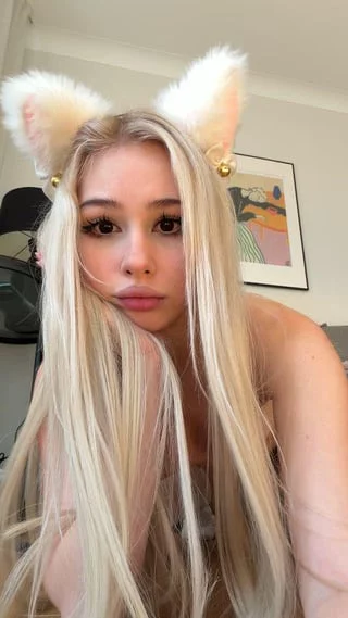 Let me be your kitty <3