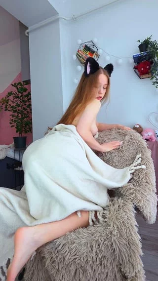 this slutty kitty worthy to be filled daily by daddy