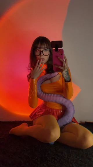 Velma Dinkley by Venom (Elowynne_)