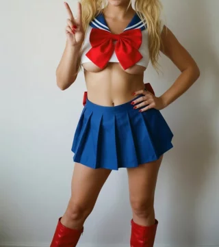 I think I watched the wrong version of Sailor Moon 😇❤️