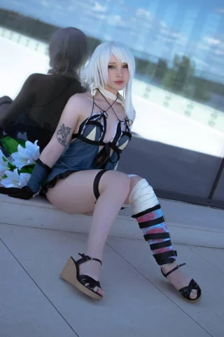 Kaine cosplay by Hioshicos