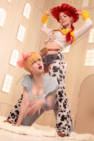 Bo Pepp And Jessie cosplay by Caterpillarcosplay and Hologana