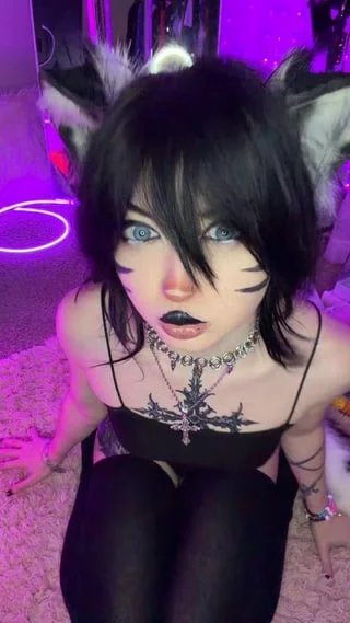 pull my tail.. ill bite >.<
