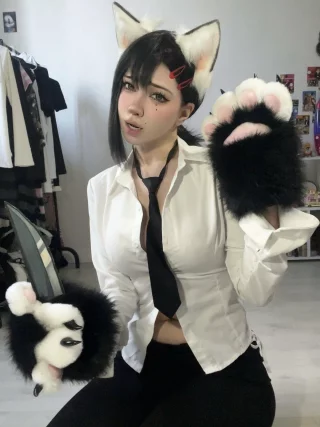 Dangerous kitty