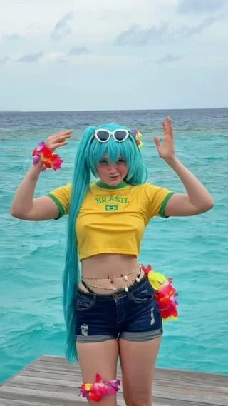 Miku Hatsune cosplay by Neyrodesu