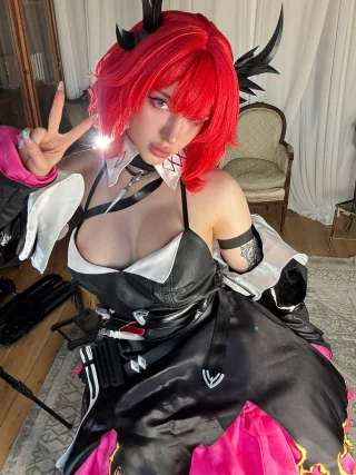 Laevatain cosplay by Hioshicos