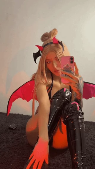 Demon girl by Venom (Elowynne_)