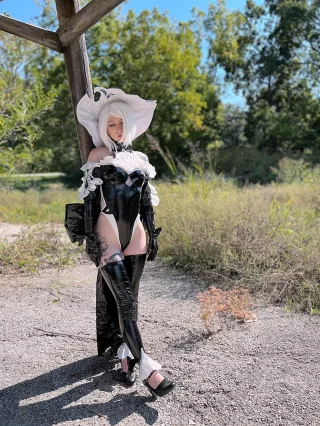 2B, NieR Automata by blightbrat