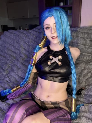 Jinx from [League of Legends] by (Kumi)