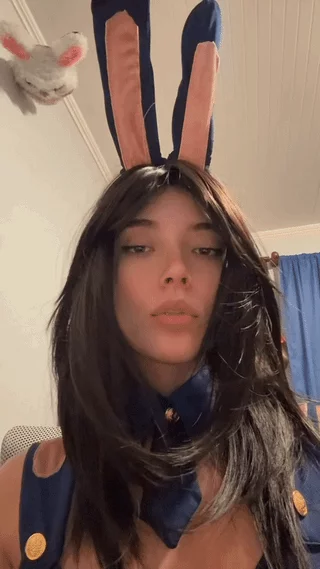 Bunny girl by Venom (Elowynne_)