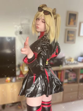 Stick ‘em up proxy! (My Burnice cosplay!)🔥✨