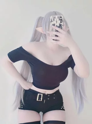Goth Frieren cosplay by (Angel)