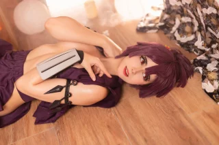 Yuzuriha plays cute cause it works (Aloeveraiskawaii)
