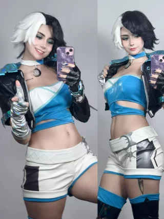 Aloeveraiskawaii as Luna Snow