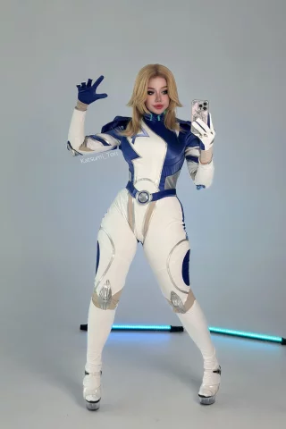 Sue Storm by Katsumi Tori