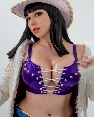 Nico Robin (Seri) [One Piece]