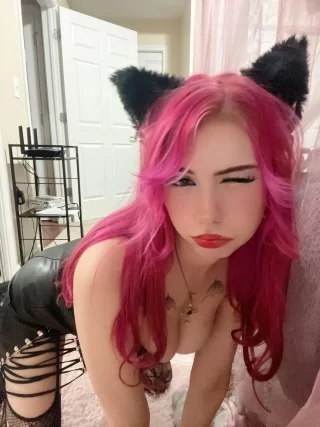 meow >w<