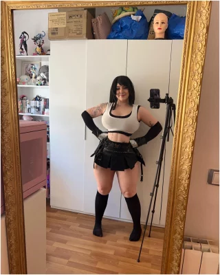 Tifa has some beauty with knockout power (Kuroitsne)