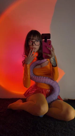 Velma Dinkley by Venom (Elowynne_)